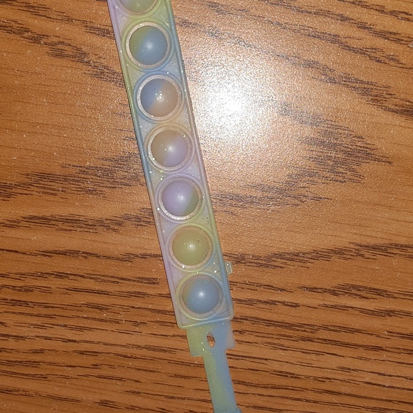 POP IT GLOWING BRACELET NRMINT CONDITION - Picture 2 of 5